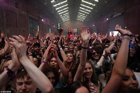 Its Party Time Again 6000 Clubbers In Liverpool Return To Dancefloor