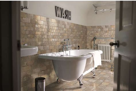 In den meisten fällen reicht ein feuchter schwamm oder lappen mit etwas wasser und reinigungsmittel um die badezimmer fliesen zu reinigen. Fliesen in Retro & Vintage-Optik jetzt günstig kaufen ...