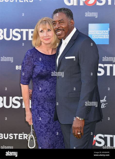 ernie hudson wife linda kingsberg 050 at the sony pictures ghostbusters premiere at tcl chinese