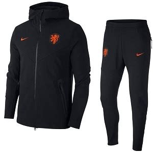 Voetbaltrainingspak van het nederlands elftal in alle maten! Nike Nederlands Elftal Zwart Trainingspak 2020-2021 ...