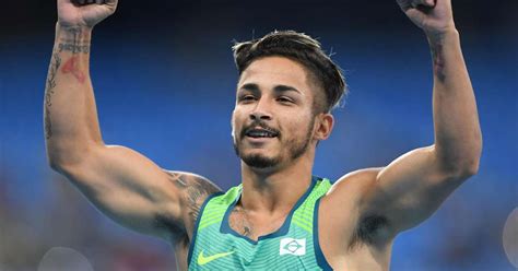 Bordignon's mission is to guarantee the efficiency and performance of production chains in the automotive, house appliance and industrial molding sectors. Fabio Bordignon conquista a medalha de prata nos 200m T35