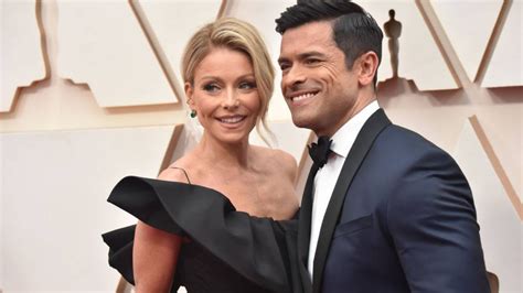 Kelly Ripa And Mark Consuelos New Christmas Card Reveals Just How Much