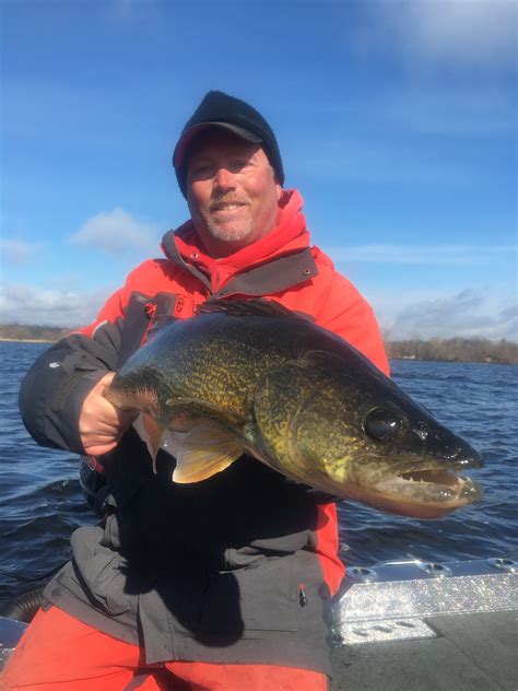 Green Bay Walleye Fishing April 1st Late Eyes Sport Fishing And Guide