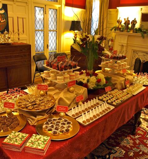 a. party style: xmas in july :: holiday dessert table