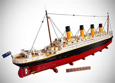 Lego Titanic 10294 Ship Is The Largest Set Ever With 9090 Pieces