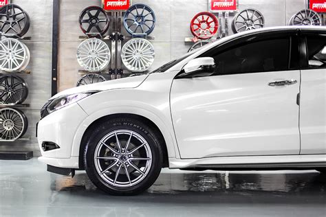 Maybe you would like to learn more about one of these? Permaisuri | Enkei Performance Draco+Honda HR-V