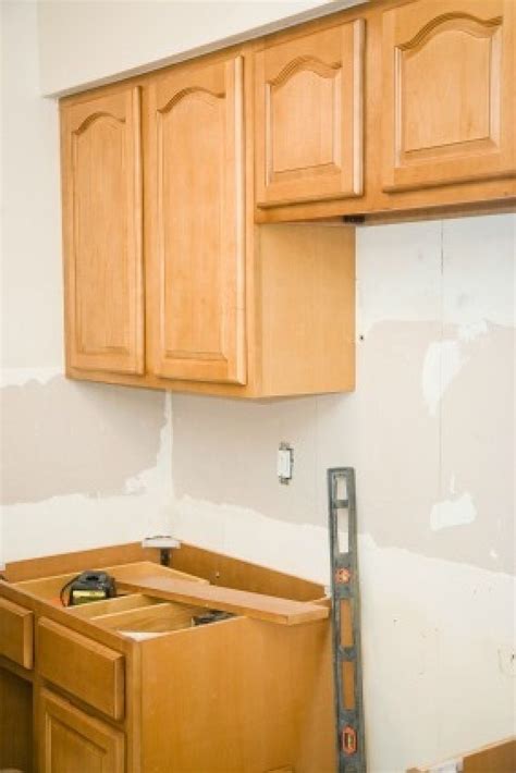 This is particularly true for cabinets that are in rough shape. Paint Color Advice for Kitchen With Maple Cabinets ...
