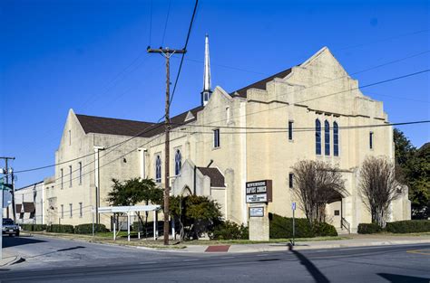 Riverside Baptist Church Architecture In Fort Worth