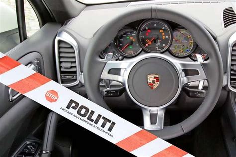 Porsche Kører Standset Med Penge På Lommen Politiet Beholder En Del På