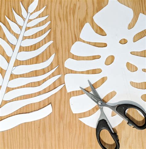 How To Make A Wall Hanging Diy With Felt Tropical Leaves
