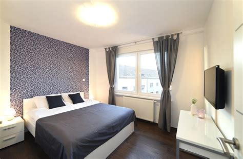 This wonderful 2 bed 1 bath flat situated in london e13 is available with the following facilities: Beautiful and bright 2 bedroom flat in Center | Flat rent ...