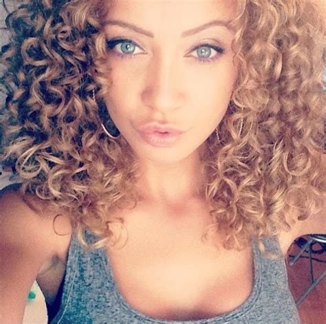 Pin By Mǟƈӄɛռʐɨɛ Pҽɾɾყ💋 On Hairstyles Curly Hair Beauty Beautiful Curly Hair Curly Hair