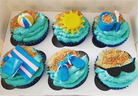23 Colorful Beach Themed Cupcake Design Ideas