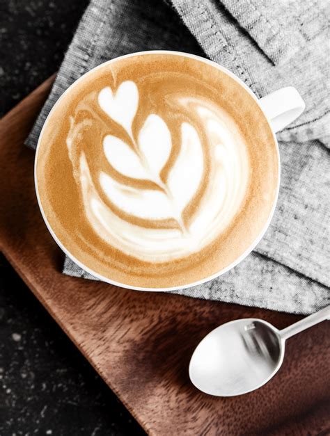 I stumbled across mike breach's latte art through a facebook friend. Latte Art Tulip - Nespresso Recipes