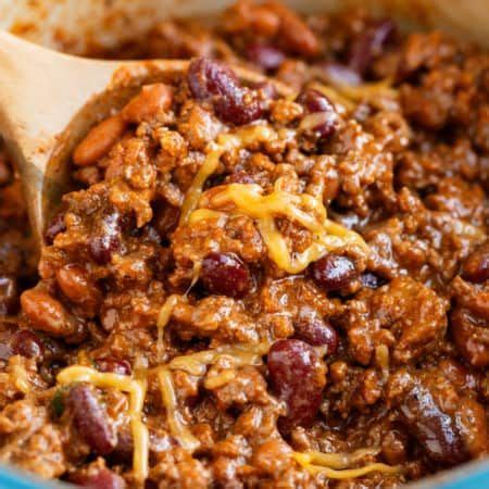 Add the ground beef to the pot, breaking it up in small pieces. The Pioneer Woman Chili in 2020 | Chili recipes, Best ...