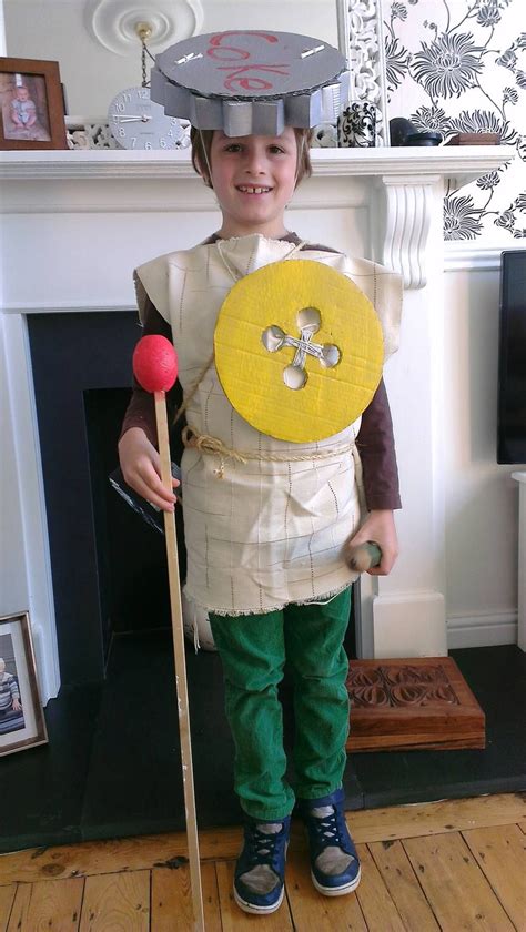 We've tried to find fancy dress kits which closely match children's books, rather than film adaptations, for world book day events in primary schools. These kids in World Book Day costumes are adorable | World ...