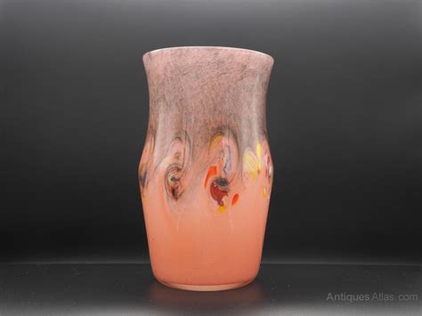 Antiques Atlas Beautiful Scottish Strathearn Art Glass Vase As273a1976