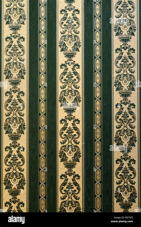 Vintage Ornamental Green Patterns Wallpaper Victorian Style Backdrop