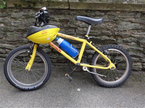 Le château de josselin (© crtb e. Canal de Nantes à Brest à vélo en famille