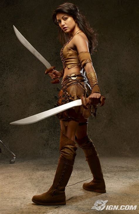 Pin By Katie On Asgard Warrior Woman Sword Poses Warrior Girl