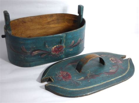 Early Norwegian Hand Painted Rosemaled Bentwood Tine Box Midlate