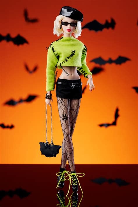 2022 WClub 13 Days Of Halloween Spooky Sooki Gift Set Doll Peddlar