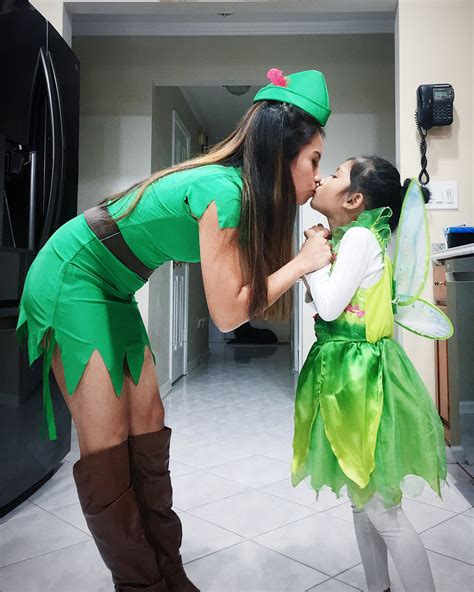 Peter Pan And Tinkerbell Mother And Daughter Costumes Halloween Disne