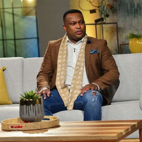 Robert marawa is a south african sports journalist, radio and television presenter. Full list of Robert Marawa and his Famous Exes ...