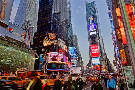 File:NYC - Times Square.JPG - Wikimedia Commons