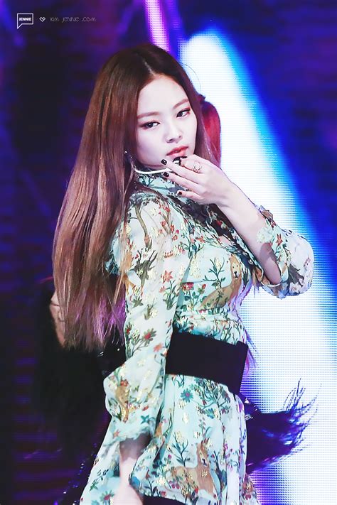 Download and open this application. Jennie Kim Android/iPhone Wallpaper #104445 - Asiachan ...
