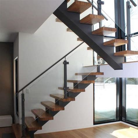 Single Stringer Staircase With Solid Wood Tread And Laminated Glass