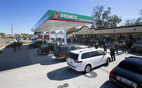 Mexicos Pemex Oil Company To Open 5 Gas Stations In Us