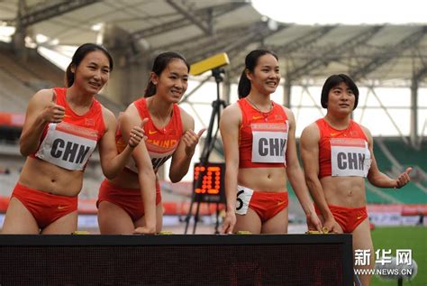 Mar 25, 2021 · 【篇三】4×100接力运动会加油稿 4*100迸发的是无穷的力量， 温暖的是我们的家，演绎的是团结友爱。 这是速度与毅力的接力， 这是期望与祈盼的接力， 时间在这里凝固， 几分几秒也变得如此漫长。 千百双眼睛注视着你那矫健的身影， 田径亚锦赛：中国队夺得女子4X100米接力冠军并打破亚锦赛纪录(图)-搜狐滚动