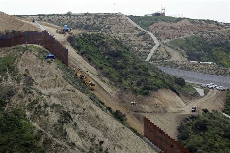 La Frontera Entre Estados Unidos Y México El Gobernador De Texas
