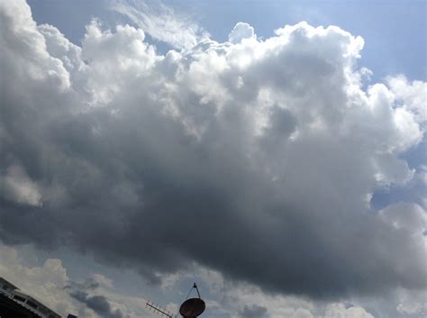 颱風、熱帶氣旋、暴雨消息即時更新，令你在打風日子出門返工返學時，掌握最新天氣及交通情況。 【打風2021】玻璃窗打風貼膠紙會更危險？邊款打風膠紙係首選？ 附膠紙漬清除最強大法 打風吹爆屋企玻璃 保險賠唔賠｜火險. 香港颱風簡報中心 - Hong Kong Typhoon Briefing Center - Posts | Facebook