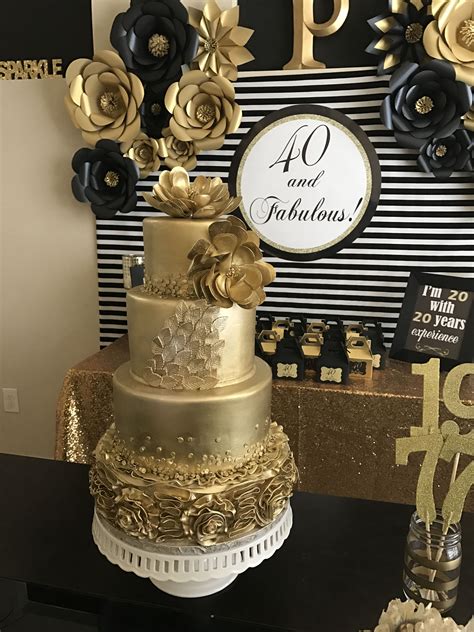 Gold cake, 40 and fabulous! | 40th birthday decorations ...