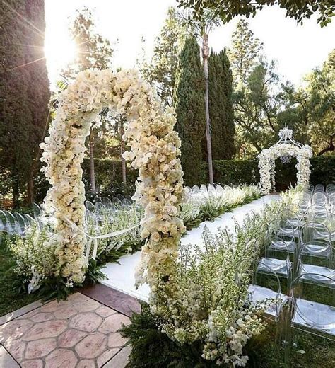 12 Australian Wedding Florists To Follow On Instagram Outdoor Wedding