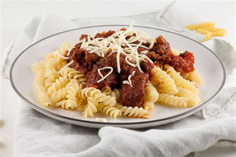Our products are made with no artificial flavors or colors from artificial sources. Pasta sauce with ground beef and tomatoes - ohmydish.com
