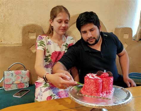इंदौर के लड़के को दिल दे बैठी रूस की लड़की विदेश छोड़ चली आई भारत रचाई शादी Indiafeeds