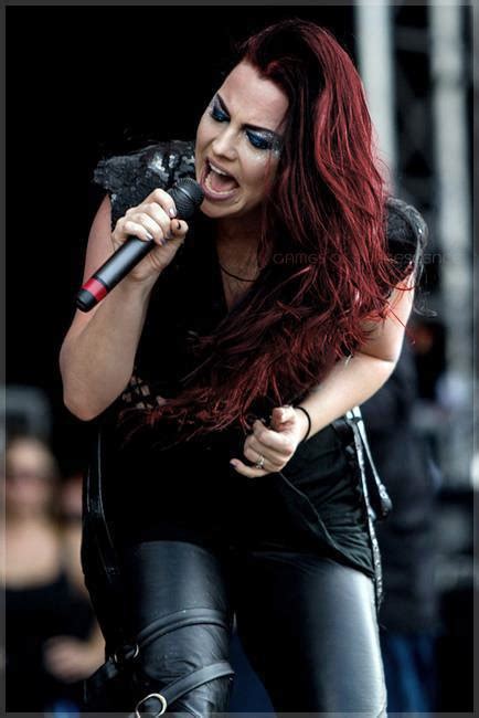 Amy Singing With Red Hair Amy Lee Hair Amy Lee Amy Lee Evanescence