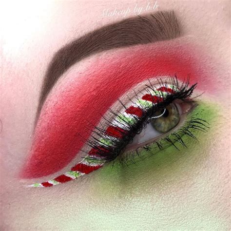 Christmas Eye Makeup Candy Cane Inspired Eyeliner