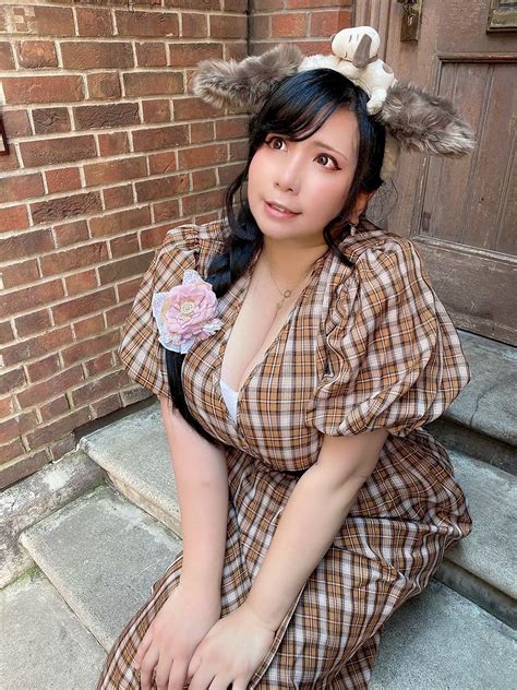 Chouzuki Maryou Highres Photo Medium 1girl Asian Black Hair Breasts Cleavage Dress