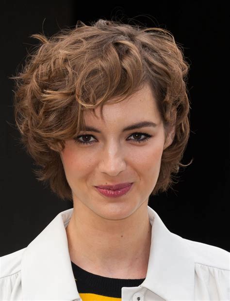 Layered bob haircuts for curly hair also look awesome on mid length hair: 26 Long-Short Bob Haircuts for Fine Hair 2017-2018 - Page ...