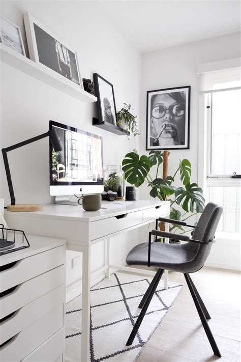 16 Beautiful Minimalist Office Decortez Brown Rooms Home Office