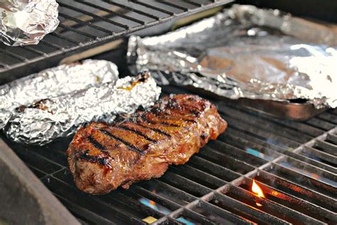 Copycat Texas Roadhouse Steak Rub - The Cozy Cook