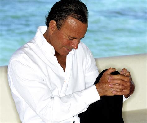 Iglesias is recognized as the most commercially successful continental european singer in the world and one of the top ten record sellers in music history, having sold more than 300 million records worldwide in 14 languages. Julio Iglesias actúa en Pamplona 15 años después ...