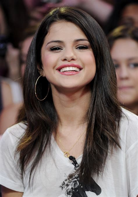 Selena Gomez Wallpapers And Pictures 2012