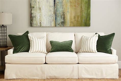 Guide To Choosing Throw Pillows How To Decorate Throw Pillows