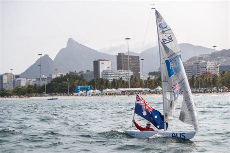 Sua história conta que, no dia em que foi anunciado que o rio seria a sede dos jogos, em 2 de outubro de 2009, a alegria dos brasileiros foi sentida por toda a natureza e dessa energia nasceu o mascote, que representa a diversidade dos animais do país. Jogos Paralímpicos Rio 2016: Vela- classe 2.4mR - Fotos ...