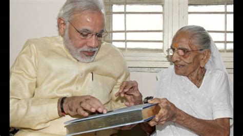 Narendra modi was born on september 17, 1950 in vadnagar, state of bombay, india as narendra damodardas modi. Narendra Modi with Family | PM Narendra Modi Birthday ...